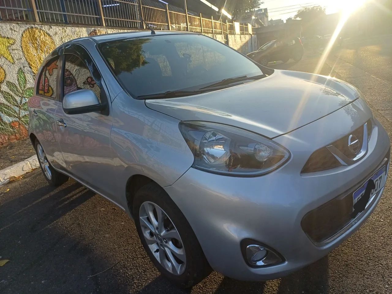 Nissan March SL 1.6 16V Flex Fuel 5p, foto 2 de 14