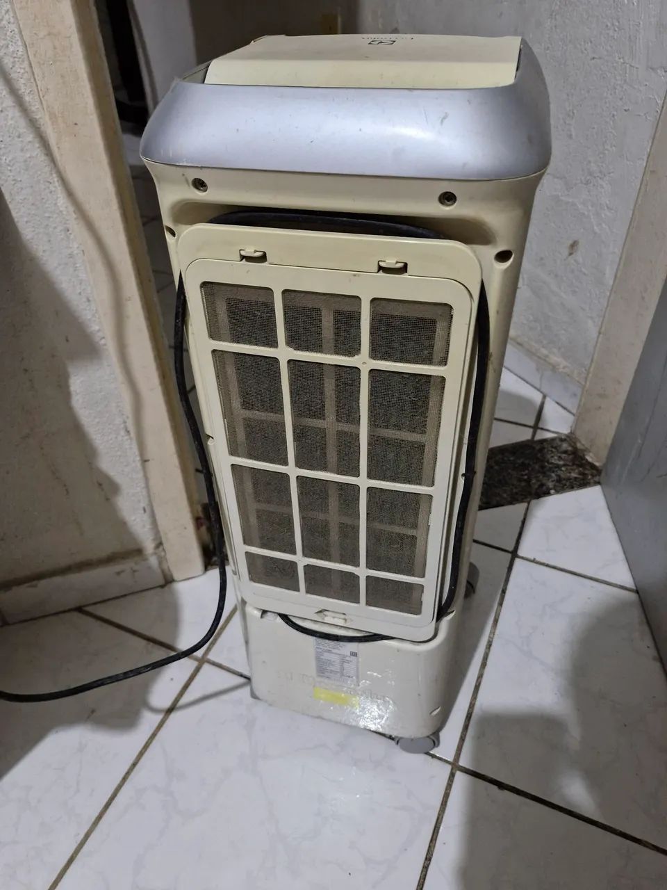 Climatizador de ar Eletrolux com gaveta para gelo - Foto 2