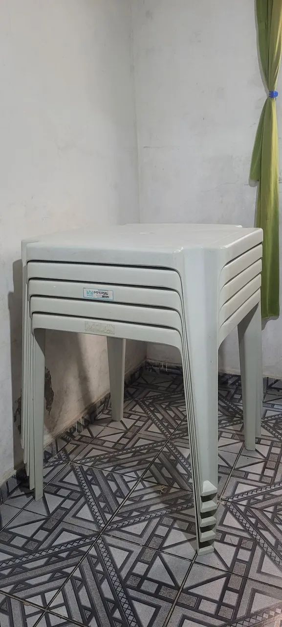 Vendo Cinco Mesas Plástica.  - Foto 2