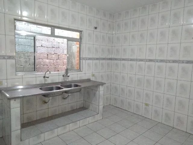Casa 3 cômodos grandes e com boa área de serviço piso suberior de sobrado - Foto 5