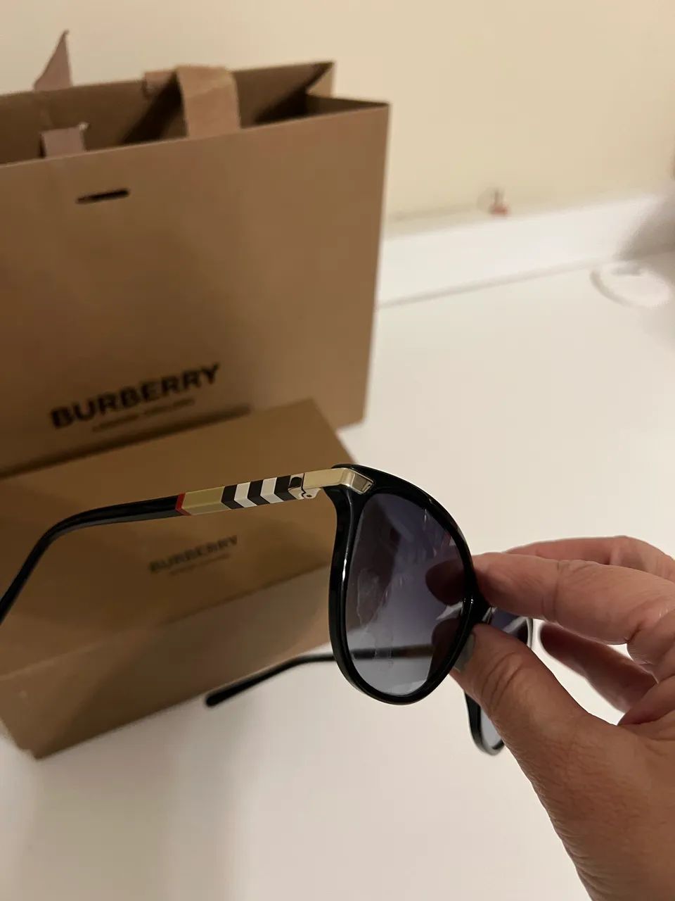 Óculos Burberry preto feminino  - Foto 2