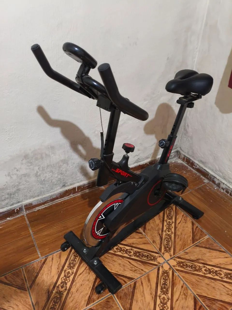 BICICLETA ERGOMÉTRICA MUITO NOVA