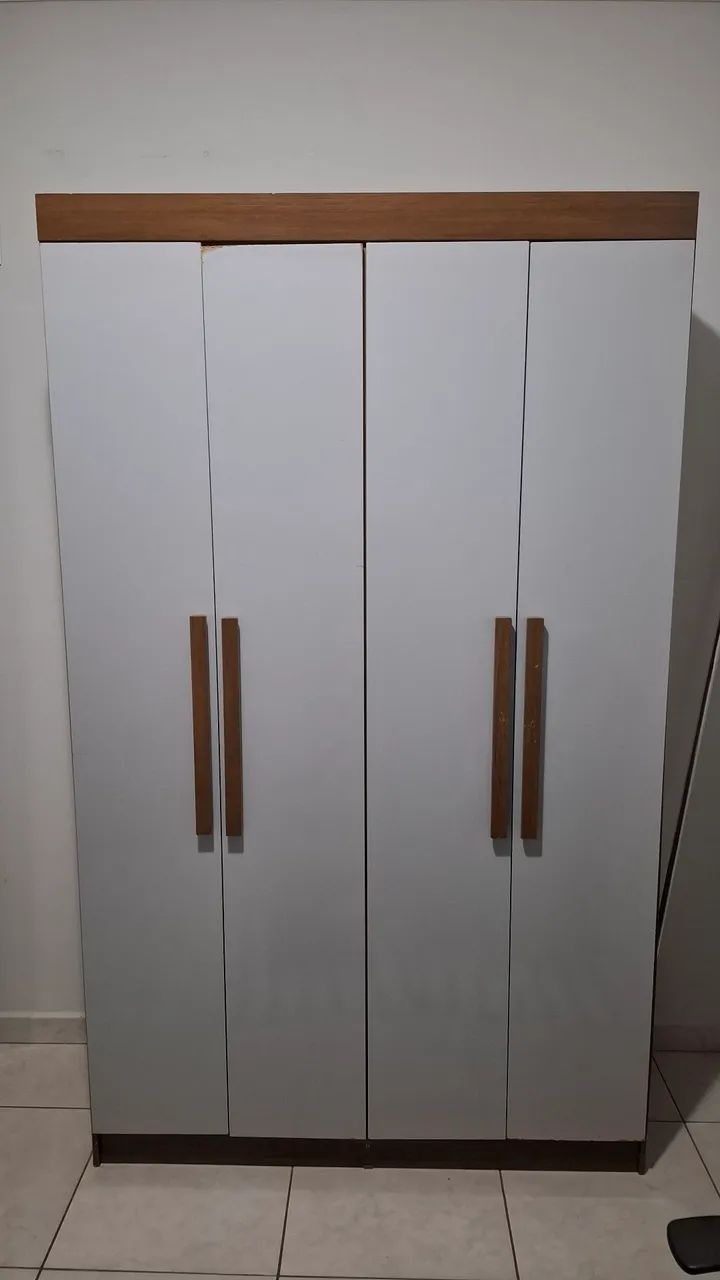 Guarda Roupa 4 portas usado