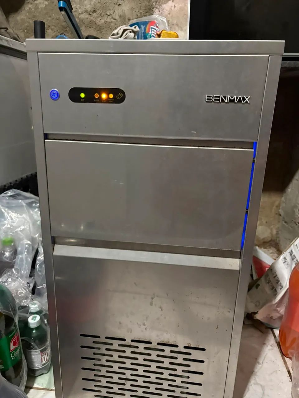Maquina de gelo benmax 50kgs