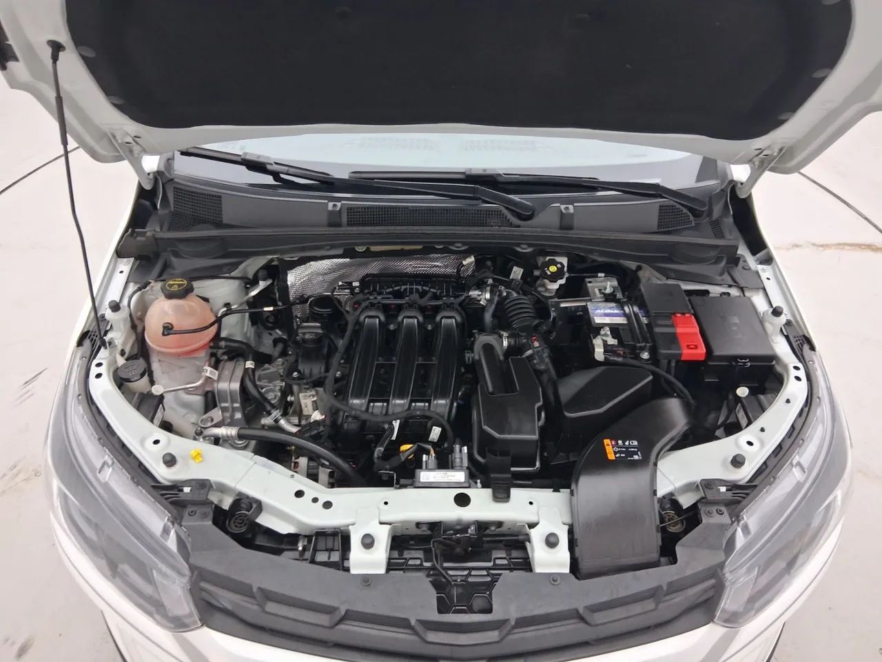 Chevrolet Onix Activ 1.4 8V Flex Aut. 4P, foto 10 de 18