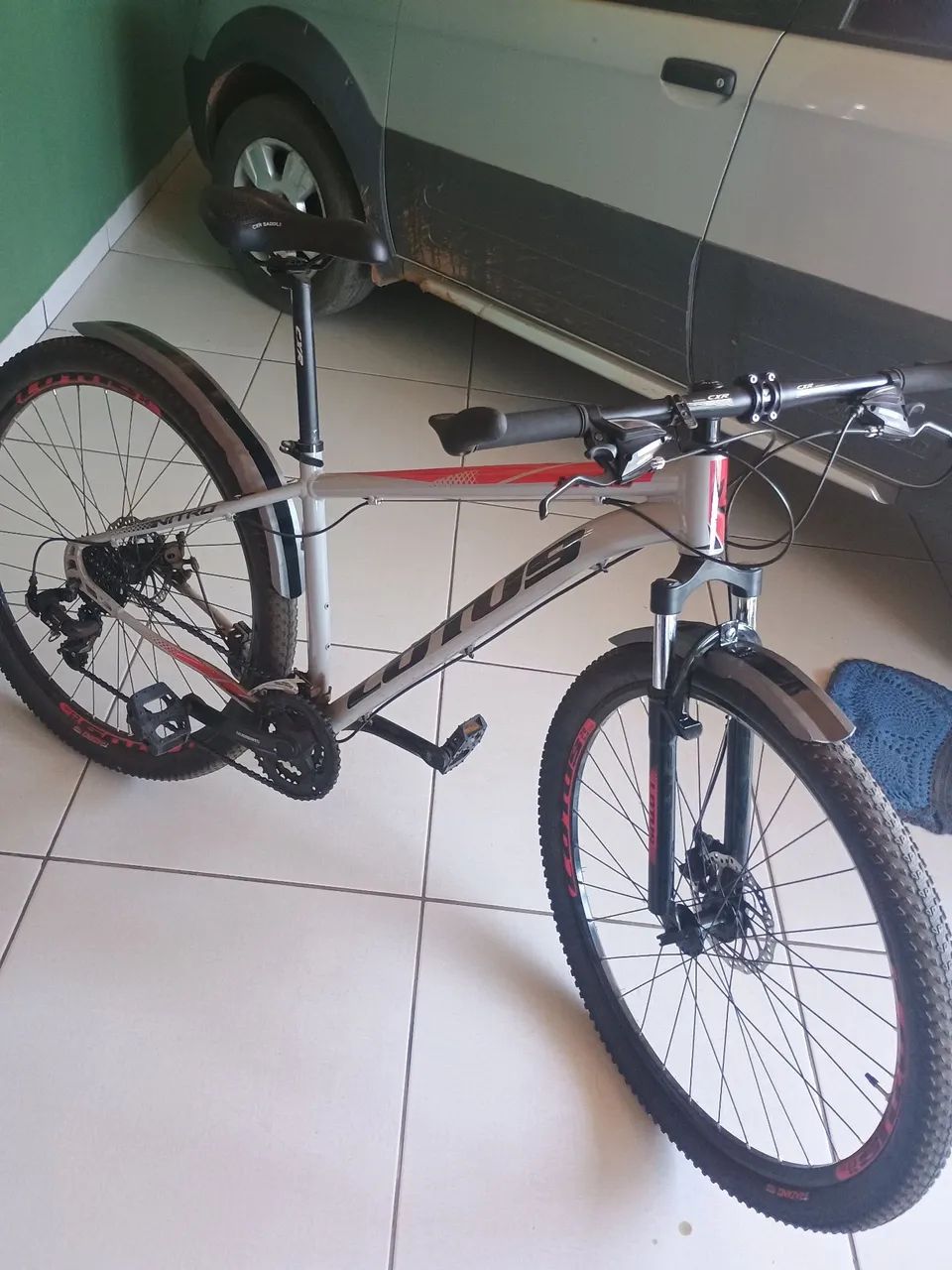 Bicicleta exclusiva com paralamas  - Foto 3