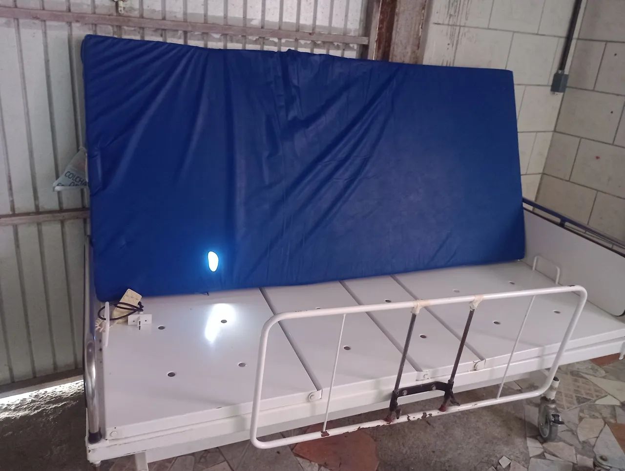 Vendo cama elétrica para acamados, colchão densidade 45 e colchão pneumático elétrico  - Foto 3