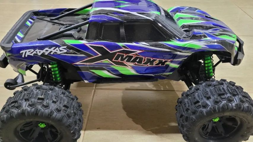 Automodelo RC Traxxas X-Maxx 1/5 8s Belted