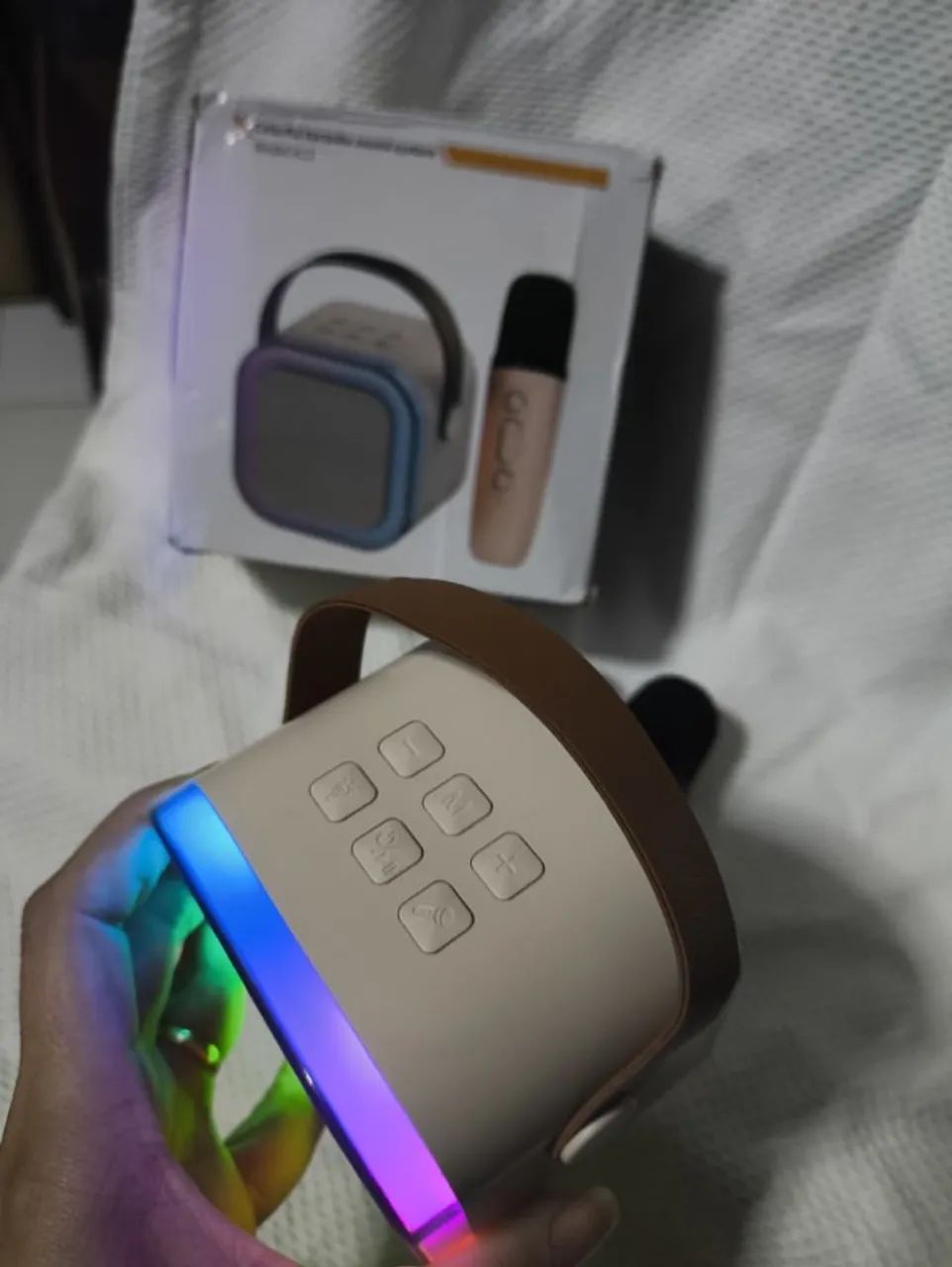 Caixinha Som Bluetooth Karaokê 2 Microfones Cor Bége Led - Foto 2