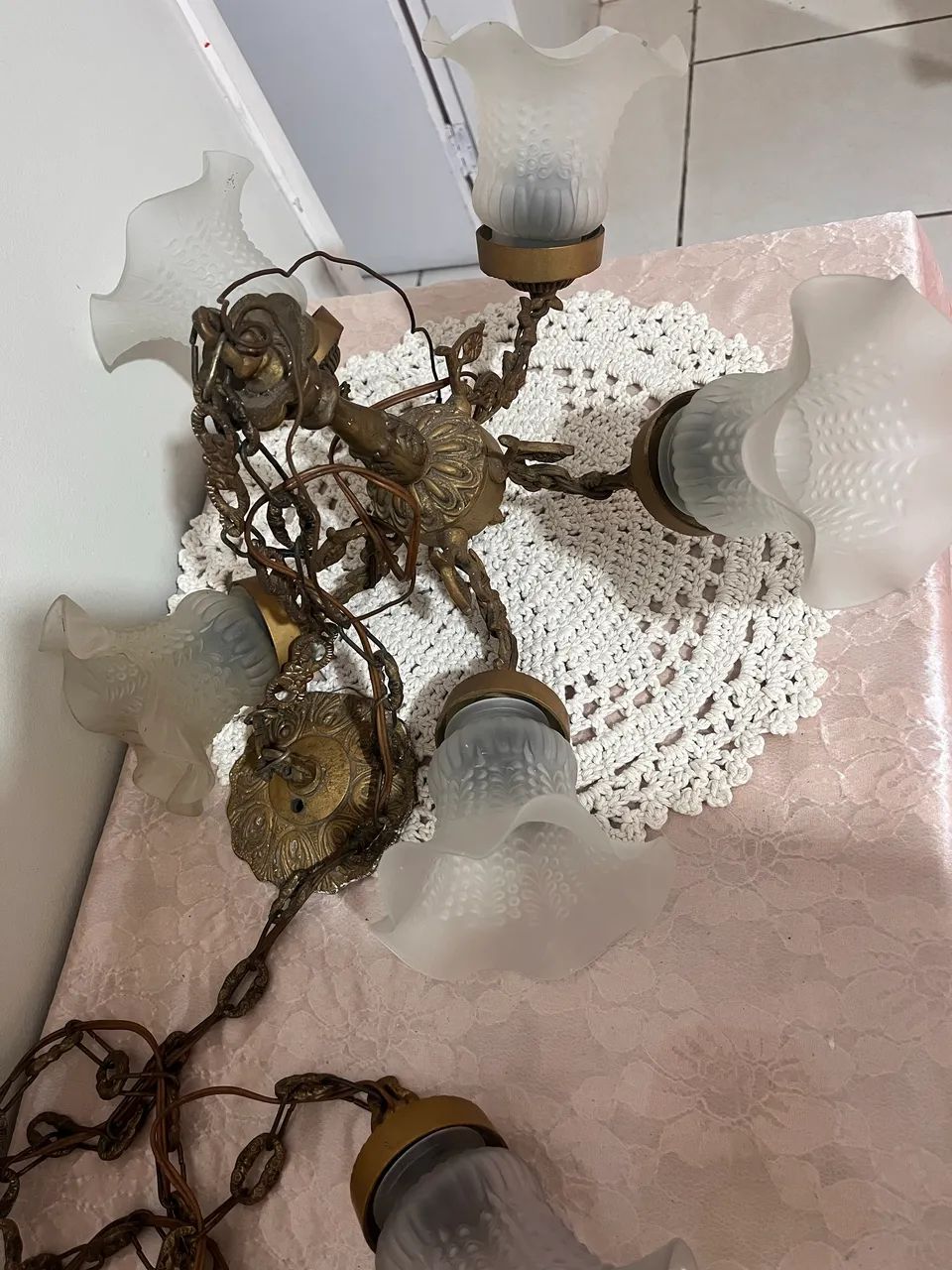 Lustre antigo em bronze . - Foto 4