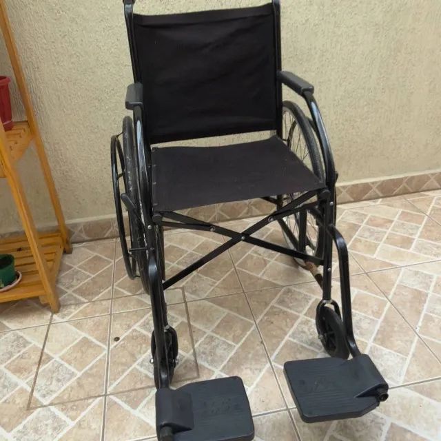 Cadeira de Rodas preta Nylon marca CDS - Foto 5