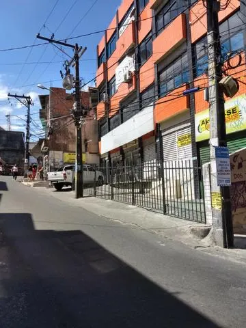 Aluguel de Salas Comerciais - rua Bahia- rua principal do bairro - Tancredo Neves