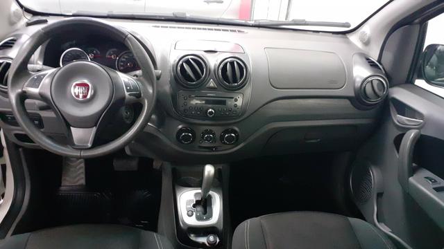 Fiat Palio Essence 1.6 2015 - Foto 3