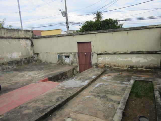 Rm imóveis vende excelente casa/lote em ótima localização do caiçara