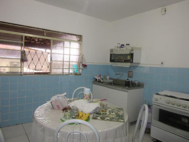 Lote 420m² com duas casas! confira! - Foto 7