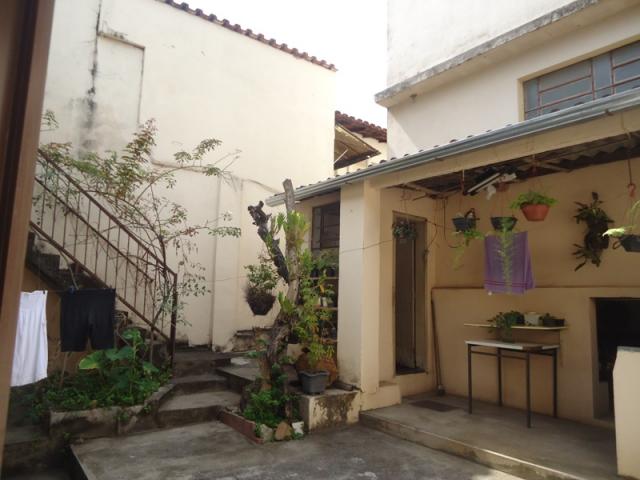 Casa bem conservada em ótima localização, próximo a rua padre eustáquio! - Foto 15