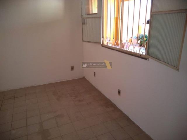 Oportunidade - Casa em rua residencial - Foto 12