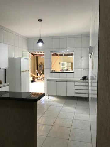 Casa 3 quartos, aceita troca em carro - Foto 6