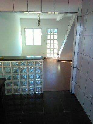 Alugo casa 2 quartos e garagem na Curicica - Foto 3
