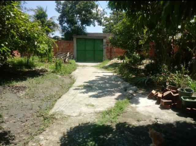 Vende-se uma casa simples!!