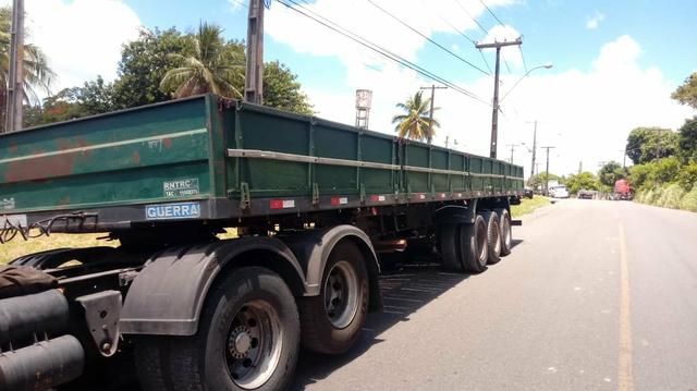 Carreta grade baixa porta container