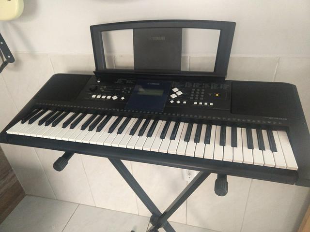 Teclado Yamaha PSR E333