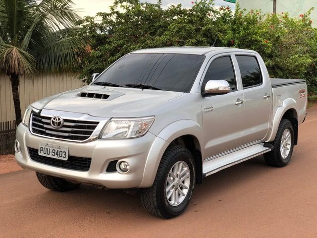 TOYOTA HILUX SRV DIESEL AUTOMÁTICA Ano 14/15