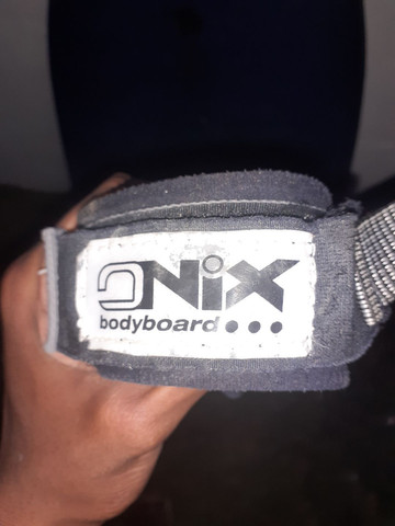 Bodyboard z.point com strep da onix e pé de pato usado - Foto 3