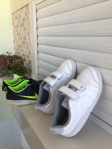 Dois tênis Nike infantil tamanho 30 - Foto 2
