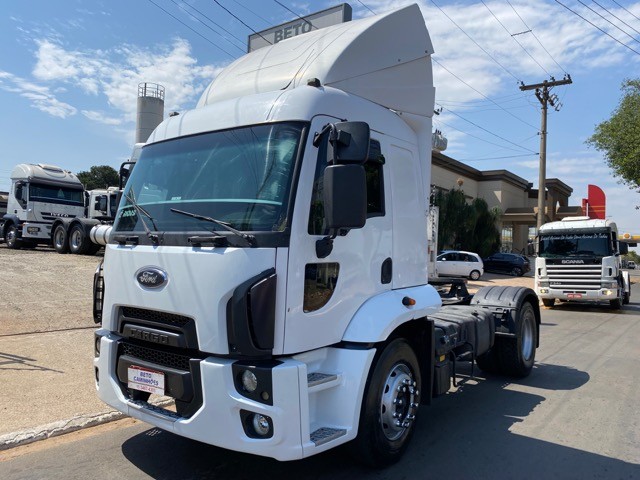 FORD CARGO 1933 4X2