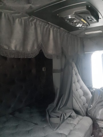 CAMINHÃO VOLVO FM 370 4X2T