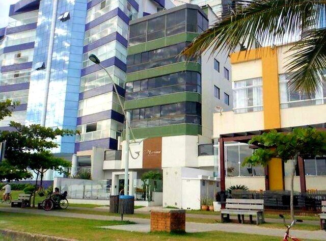 FRENTE MAR, apartamento lateral. Pé na areia. 3 quartos. Meia Praia, Itapema - Foto 4