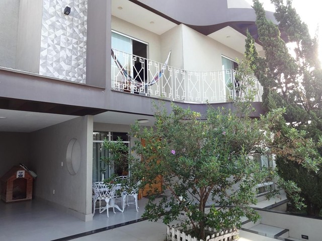 Casa para venda tem 219 metros quadrados com 3 quartos em Jardim Normandia - Volta Redonda