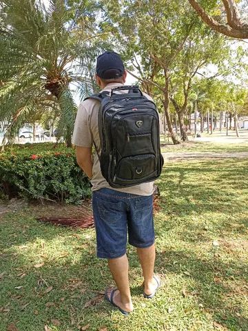 Mochila de Couro Masculina Impermeável resistente  - Foto 6