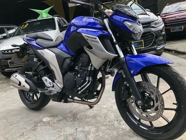 Fazer Fz25 + top linha + 20 mil km + única dona 