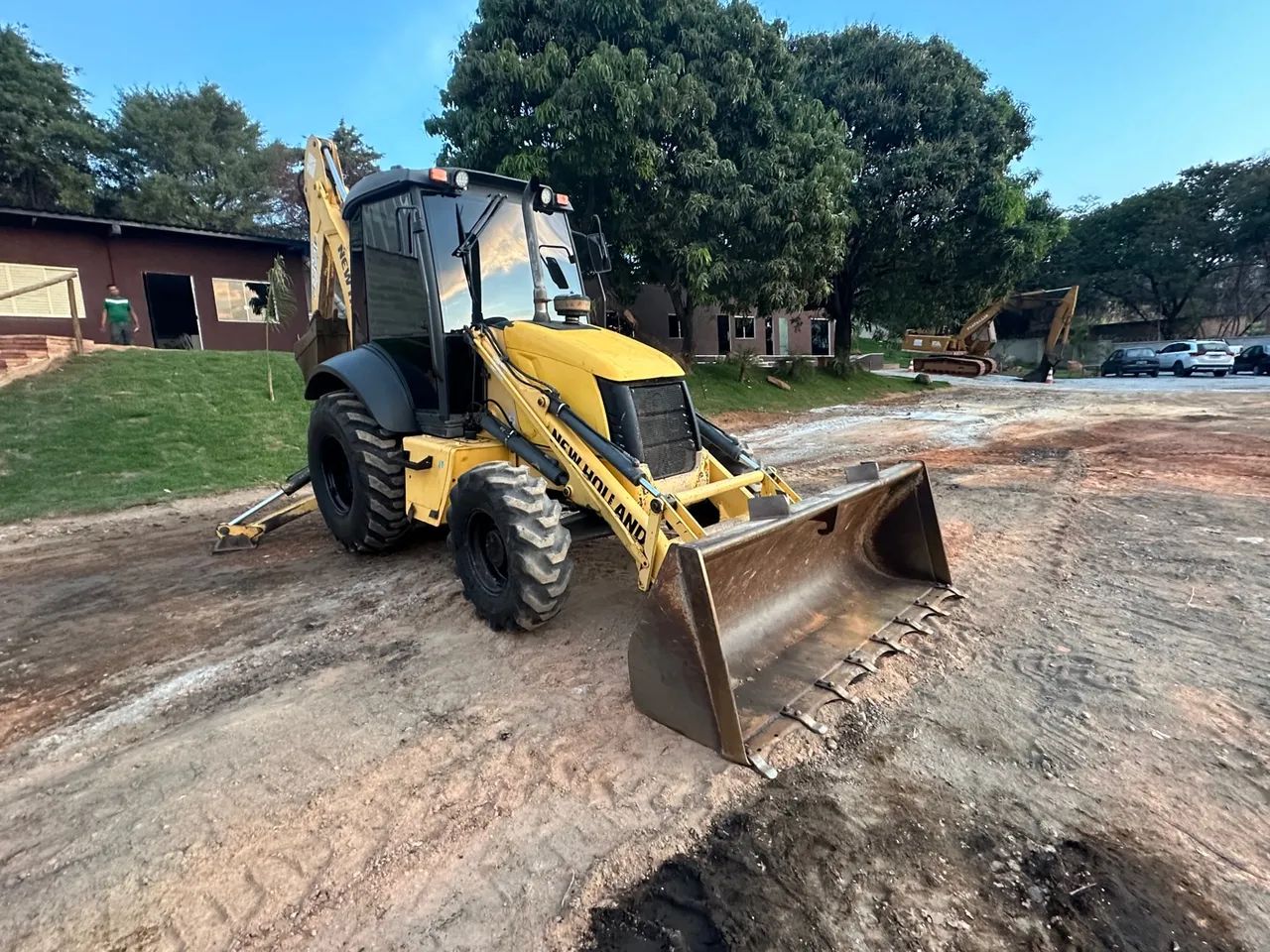 Retroescavadeira New Holland B95 2018 4X4  - Foto 4