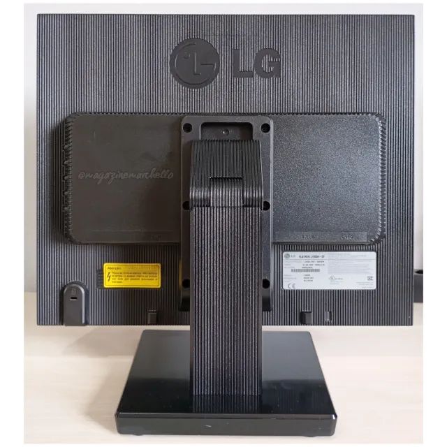 Monitor LG 19 Polegadas L1953H LCD64296992383745121