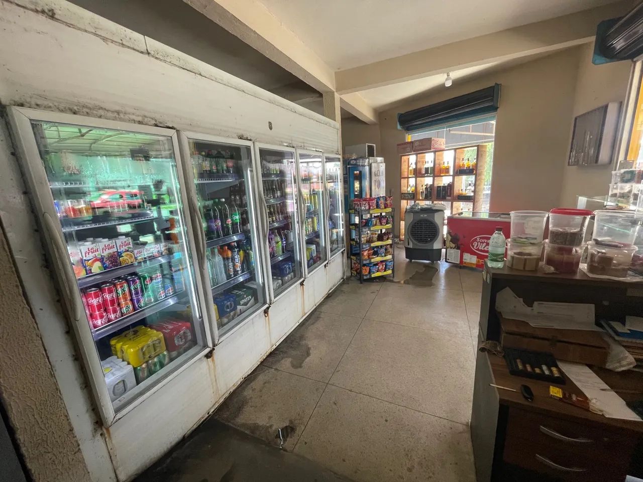 Loja Comercial com Refrigeradores