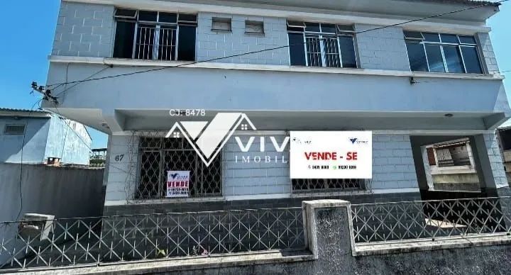 Excelente Casa Frente de Rua com 5 Quartos Quintal Varanda em Quintino