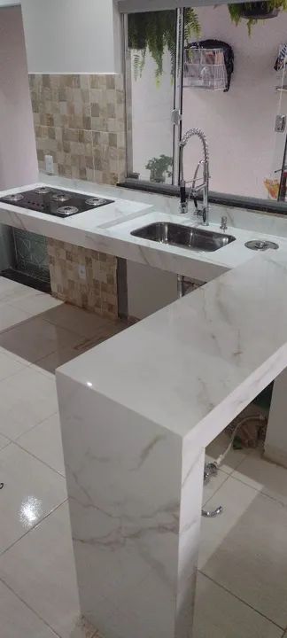 Cozinha de porcelanato esculpido 