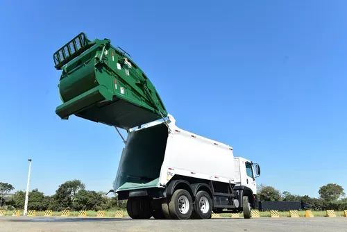 Caminhão Compactador Cargo - Foto 5