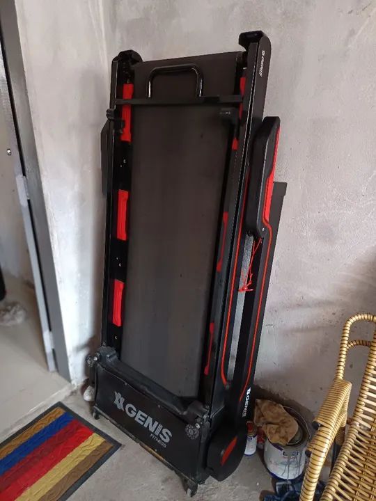 Vendo esteira da marca GENIS semi nova. - Foto 3