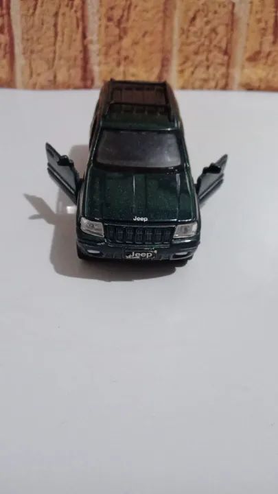 Miniatura Jeep Grand Cherokee 4x4 escala 1/42 - Foto 3