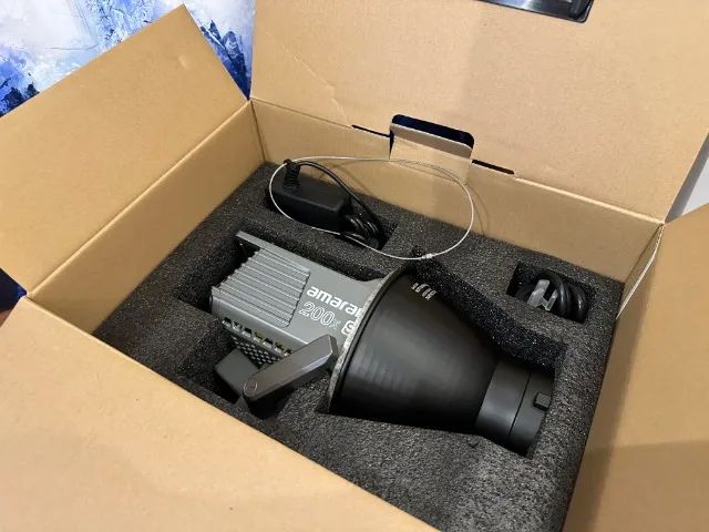 Luz de Led Aputure Amaran 200x S Bowens Mount Lacrado Na Caixa Sem Uso Profissional 200w - Foto 5