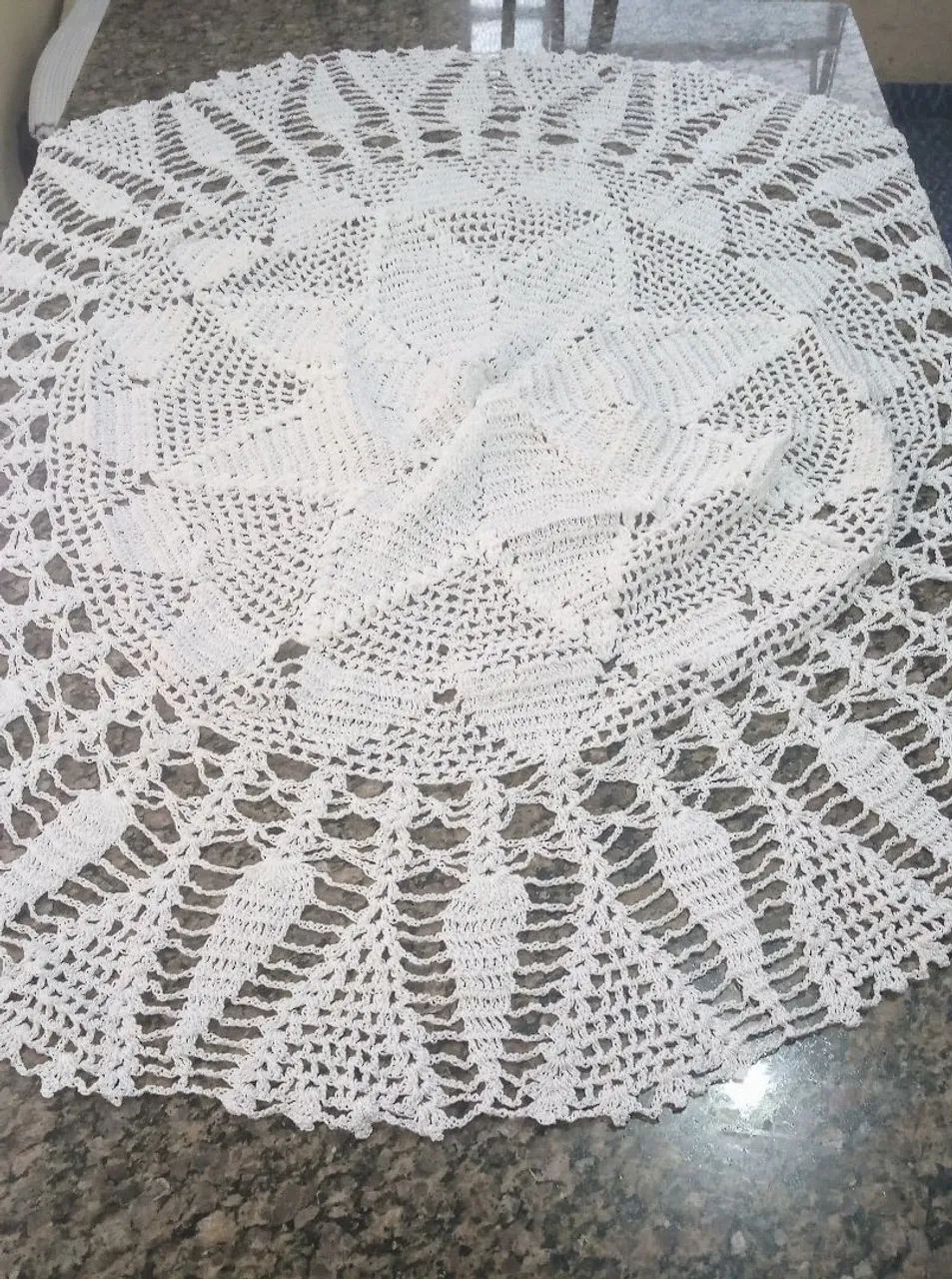 Toalha de mesa de crochê artesanal - Foto 2