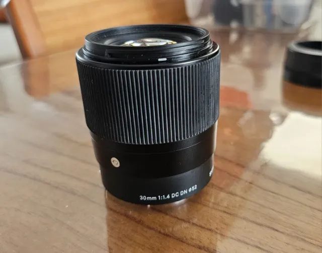 Lente Sigma emount 30mm 1,4 DC DN para SONY - Foto 2