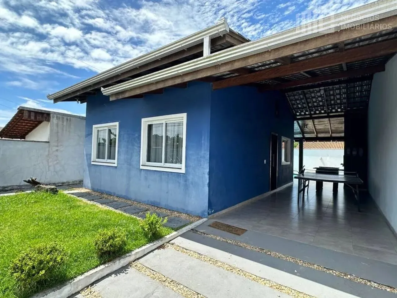Casa de laje com 2 dormitórios e piscina | Costeira - BBS/SC
