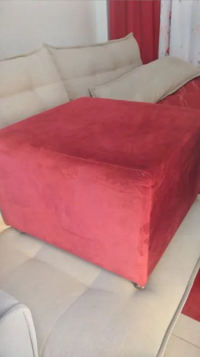 Puff vermelho de suede 
