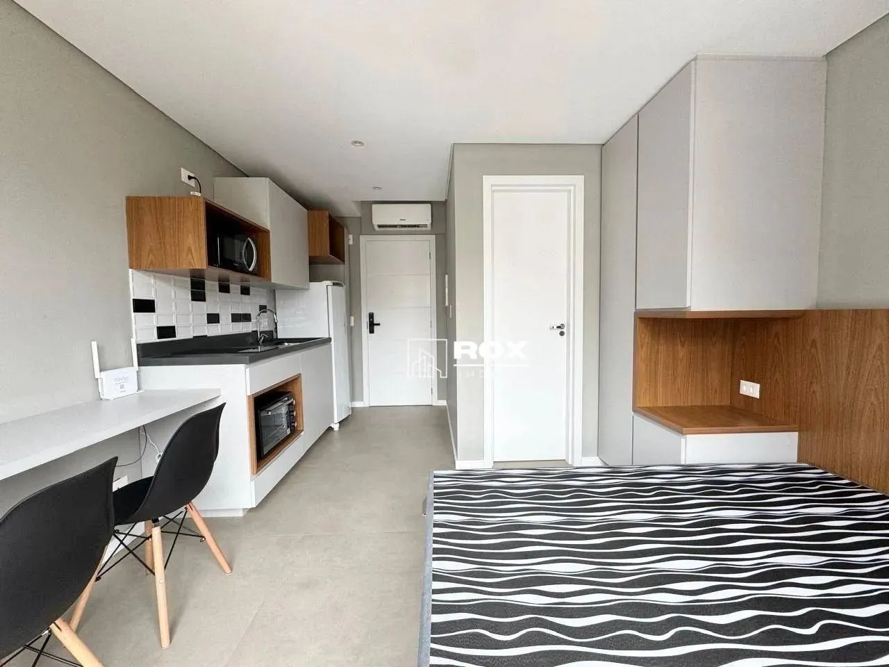 Studio mobiliado com 1 quarto para alugar, 18 m² por R$ 2.500/mês - Água Verde, Curitiba/P