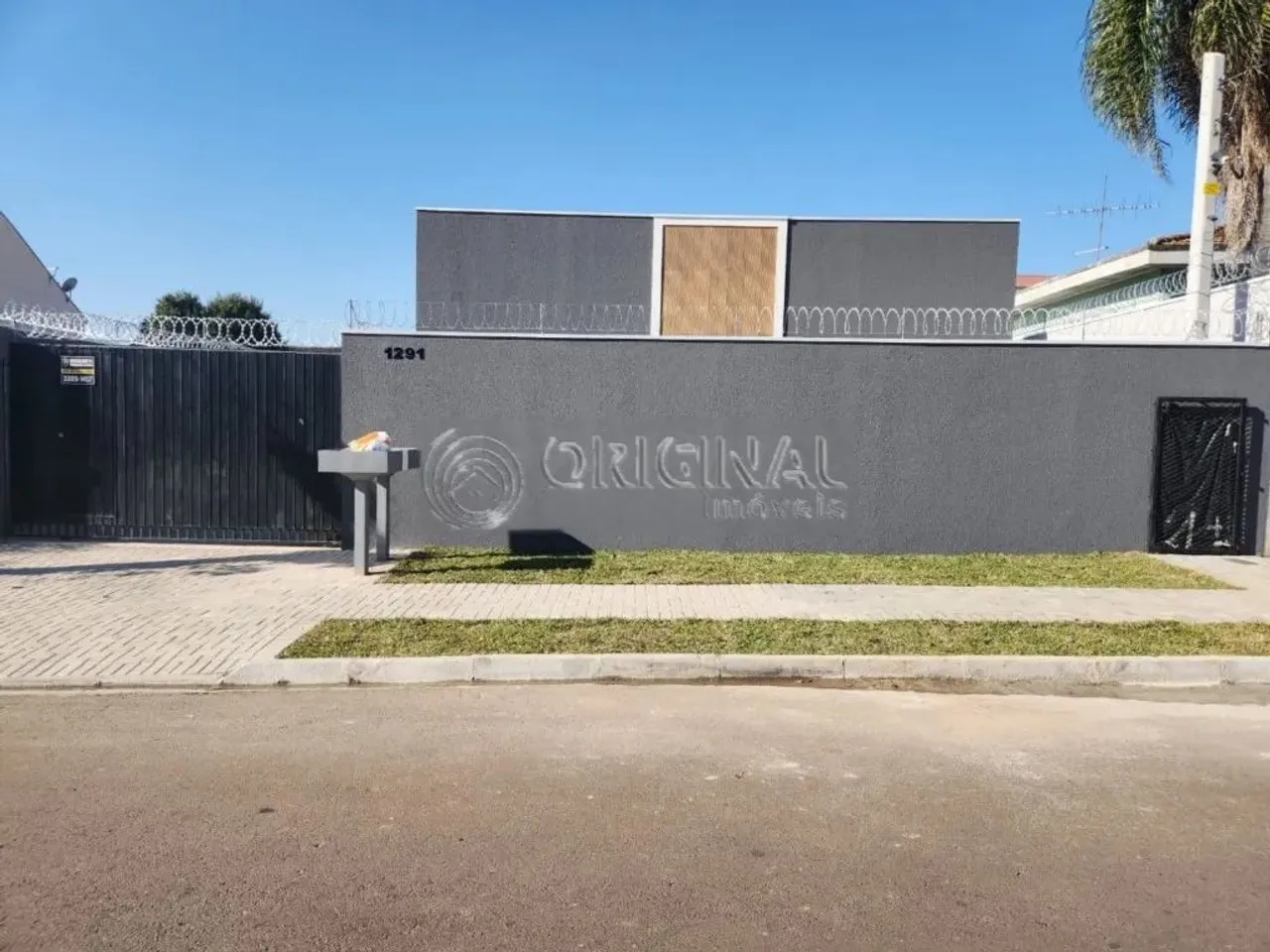 Casa Residencial com 2 quartos para alugar por R$ 2600.00, 65.00 m2 - GUAIRA - CURITIBA/PR